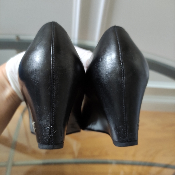 Chanel Interlocking CC Logo Patent Leather Cap Toe Wedge Pumps 38 black - Picture 14 of 16